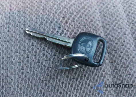 2000 Toyota Tundra Sr5 V8 z USA, uszkodzony, nr VIN 5TBBT4410YS016338